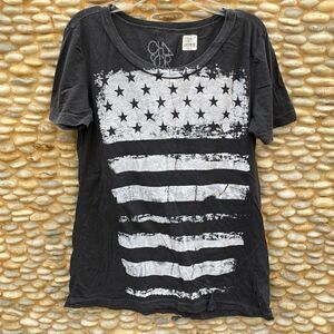 Chaser Slate Gray & White Vintage Flag Print Crewneck T-Shirt. Medium. NWT Soft
